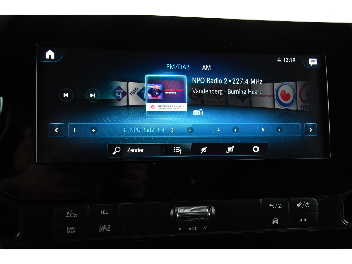 Mercedes-Benz Sprinter 519 V6 3.0 CDI L3H2 PB Edition Adaptieve Cruise, Camera, 10,5'' Mbux, 3500kg Trekhaak, Carplay, LED, Leder, Stoelverwarming, 190pk, Uniek!