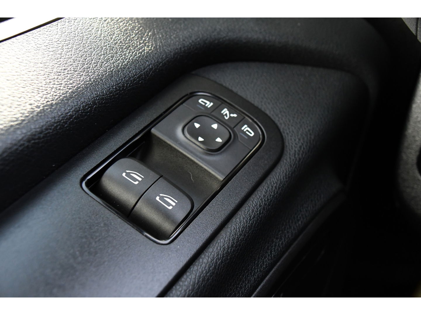 Mercedes-Benz Sprinter 519 V6 3.0 CDI L3H2 PB Edition Adaptieve Cruise, Camera, 10,5'' Mbux, 3500kg Trekhaak, Carplay, LED, Leder, Stoelverwarming, 190pk, Uniek!