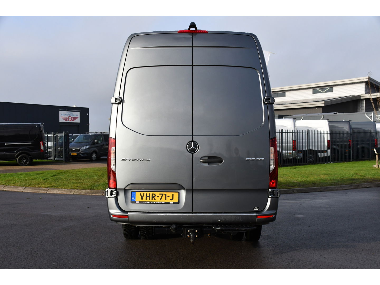 Mercedes-Benz Sprinter 519 V6 3.0 CDI L3H2 PB Edition Adaptieve Cruise, Camera, 10,5'' Mbux, 3500kg Trekhaak, Carplay, LED, Leder, Stoelverwarming, 190pk, Uniek!