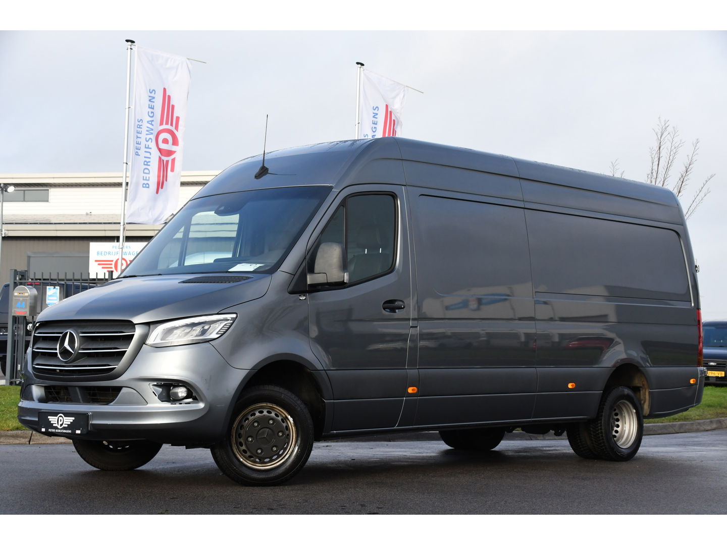 Mercedes-Benz Sprinter 519 V6 3.0 CDI L3H2 PB Edition Adaptieve Cruise, Camera, 10,5'' Mbux, 3500kg Trekhaak, Carplay, LED, Leder, Stoelverwarming, 190pk, Uniek!