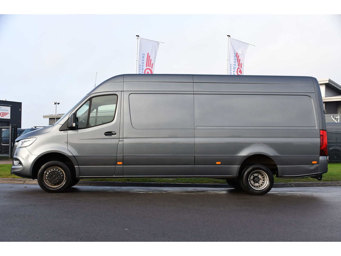 Mercedes-Benz Sprinter 519 V6 3.0 CDI L3H2 PB Edition Adaptieve Cruise, Camera, 10,5'' Mbux, 3500kg Trekhaak, Carplay, LED, Leder, Stoelverwarming, 190pk, Uniek!