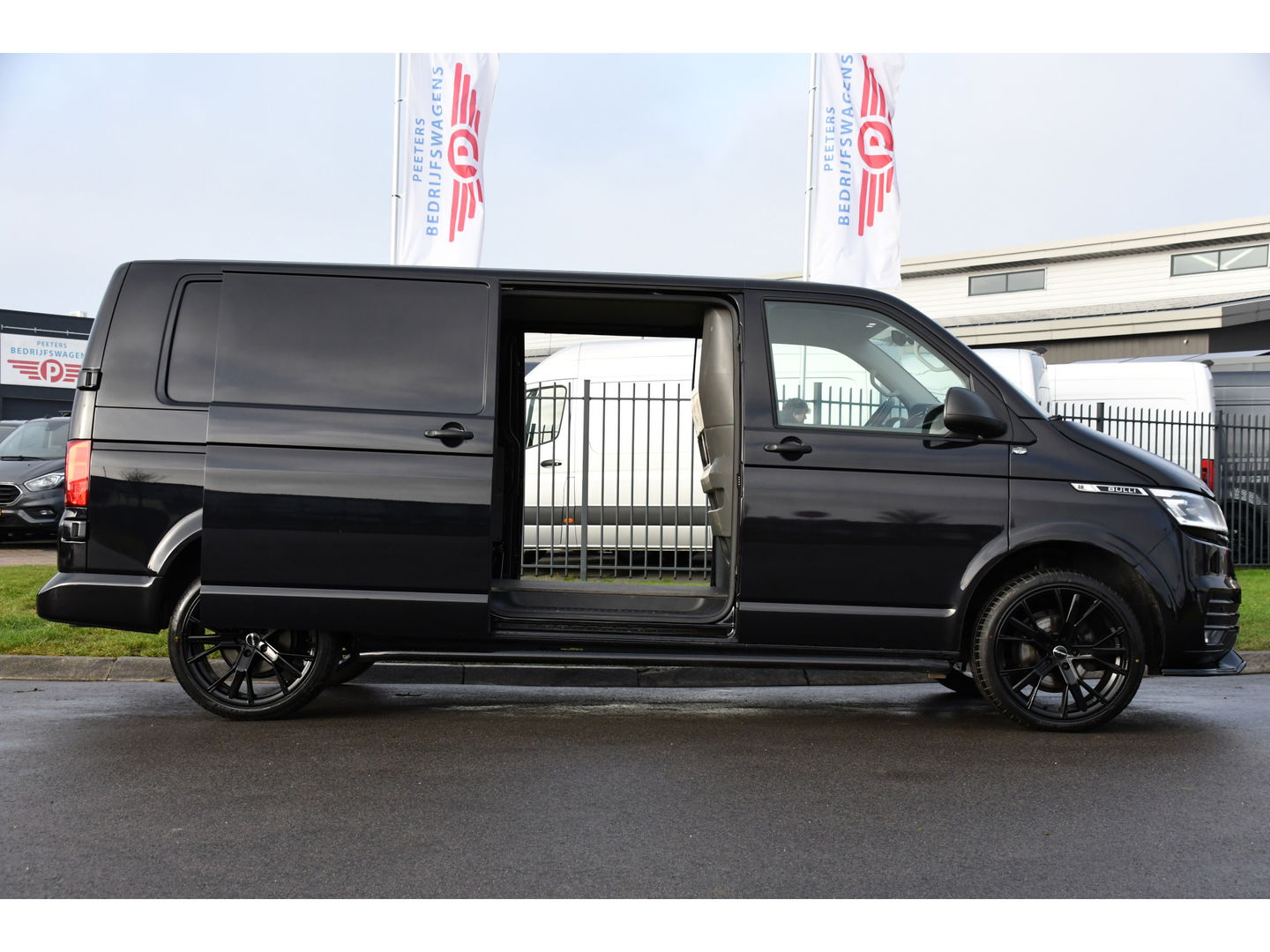 Volkswagen Transporter 2.0 TDI L2H1 Bulli Virtual, Adaptieve Cruise, Carplay, Camera, 150pk, 2 x Schuifdeur, LED, Multimedia, Uniek!