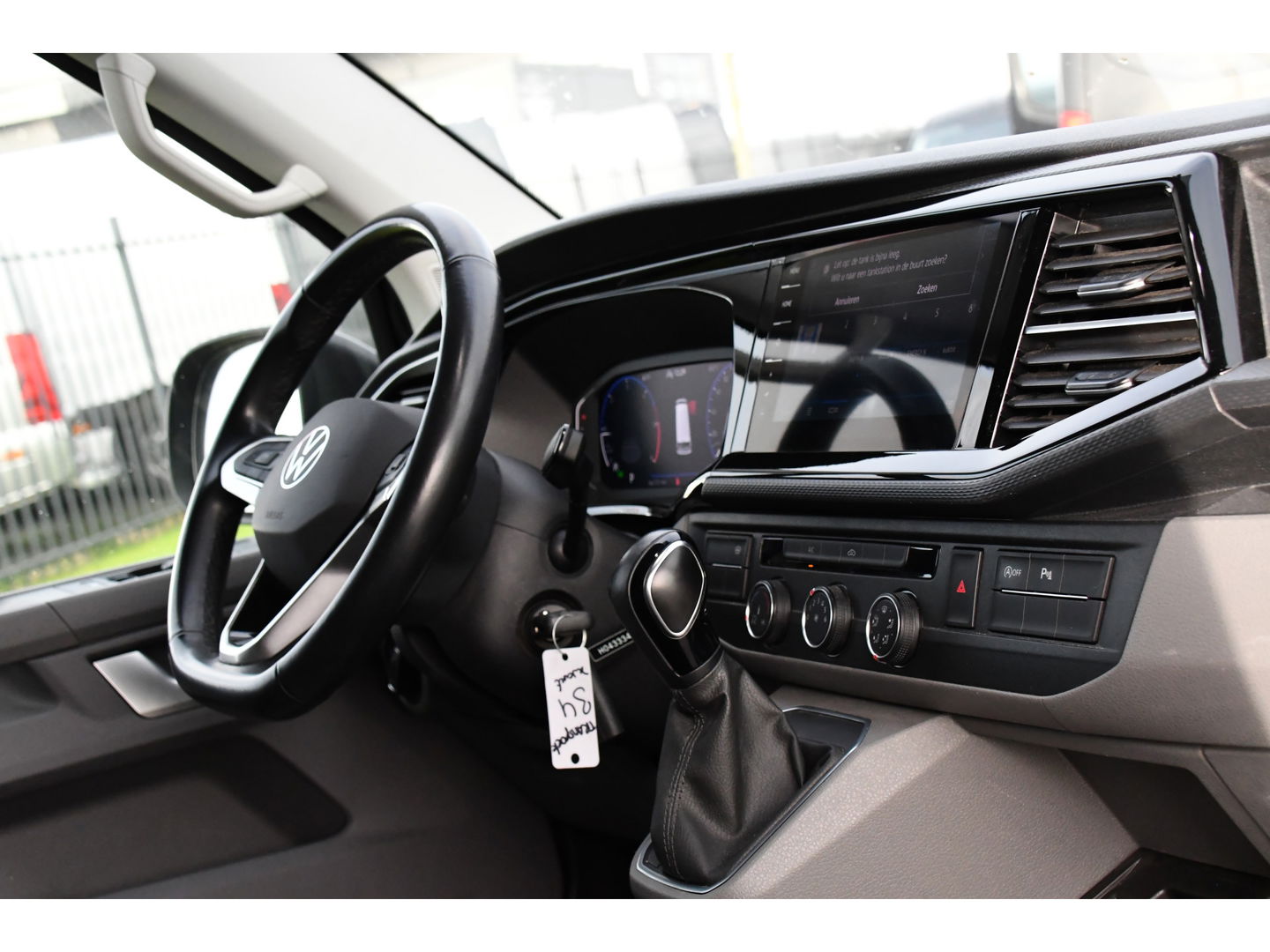 Volkswagen Transporter 2.0 TDI L2H1 Bulli Virtual, Adaptieve Cruise, Carplay, Camera, 150pk, 2 x Schuifdeur, LED, Multimedia, Uniek!