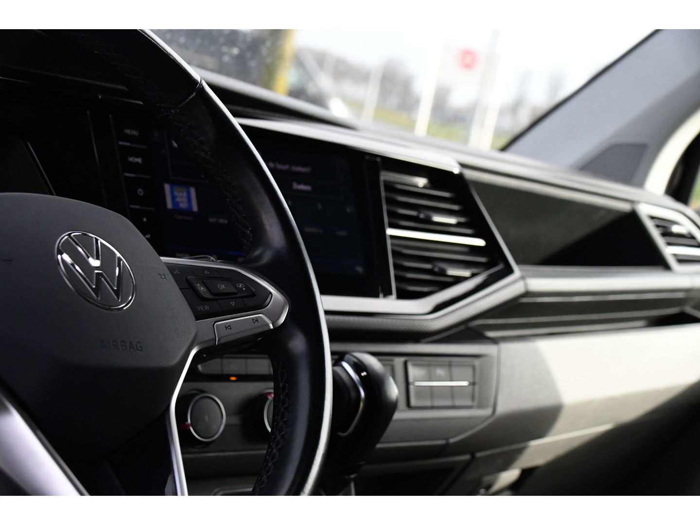 Volkswagen Transporter 2.0 TDI L2H1 Bulli Virtual, Adaptieve Cruise, Carplay, Camera, 150pk, 2 x Schuifdeur, LED, Multimedia, Uniek!