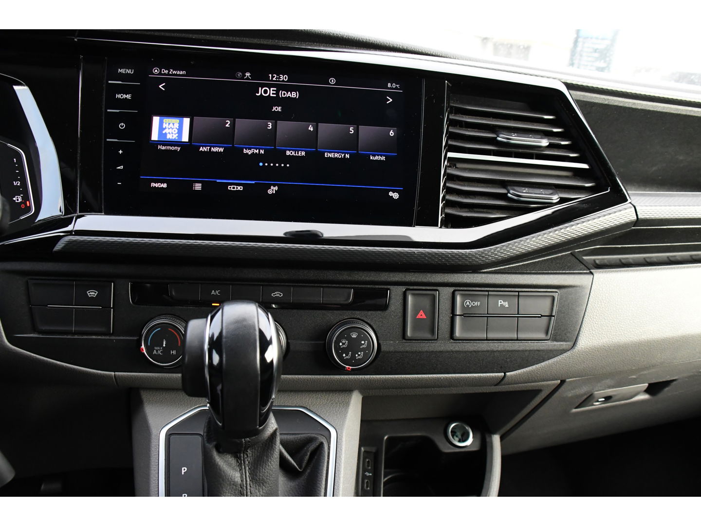 Volkswagen Transporter 2.0 TDI L2H1 Bulli Virtual, Adaptieve Cruise, Carplay, Camera, 150pk, 2 x Schuifdeur, LED, Multimedia, Uniek!