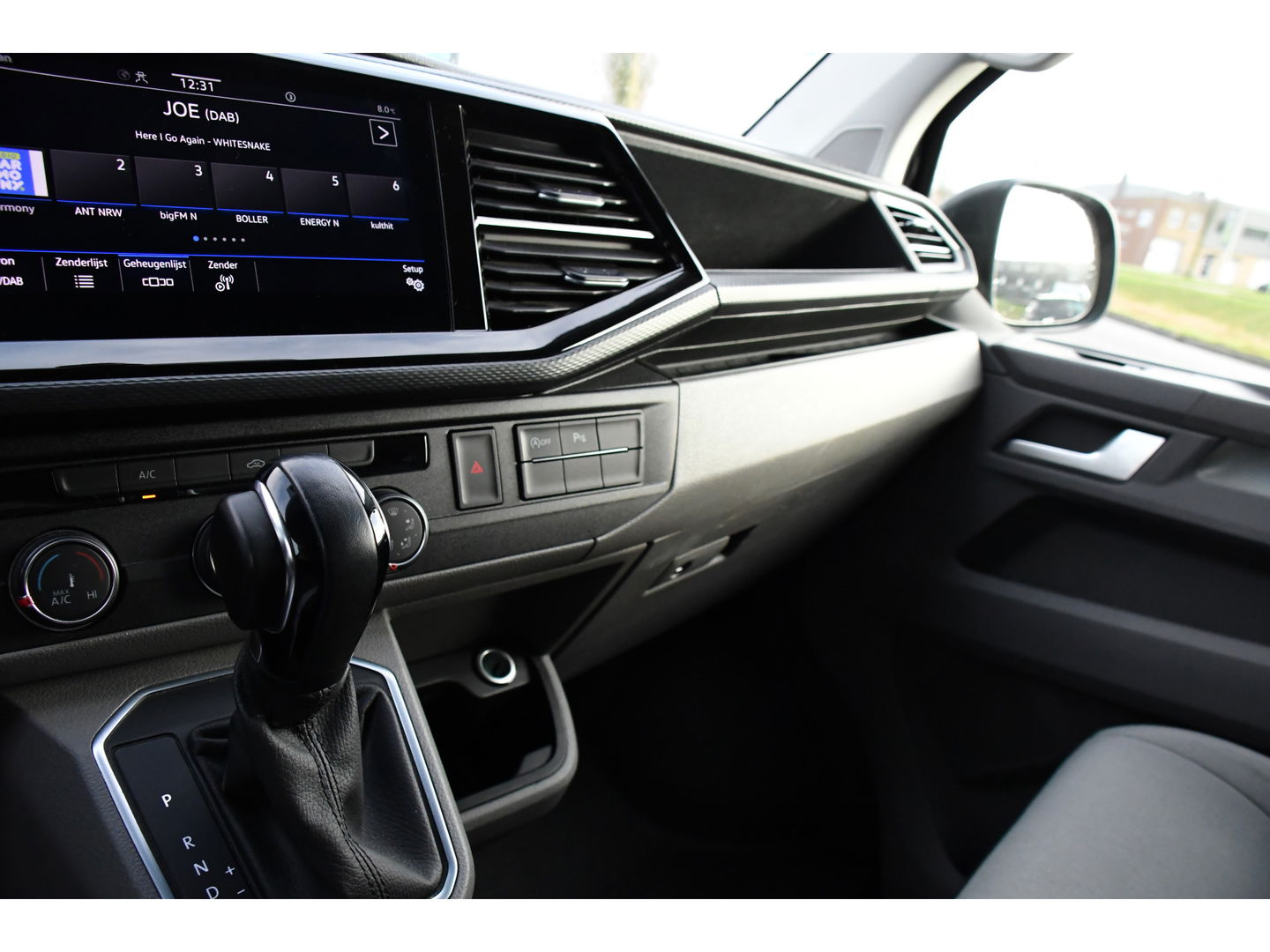 Volkswagen Transporter 2.0 TDI L2H1 Bulli Virtual, Adaptieve Cruise, Carplay, Camera, 150pk, 2 x Schuifdeur, LED, Multimedia, Uniek!