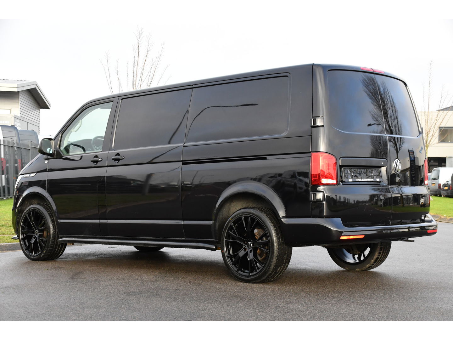 Volkswagen Transporter 2.0 TDI L2H1 Bulli Virtual, Adaptieve Cruise, Carplay, Camera, 150pk, 2 x Schuifdeur, LED, Multimedia, Uniek!