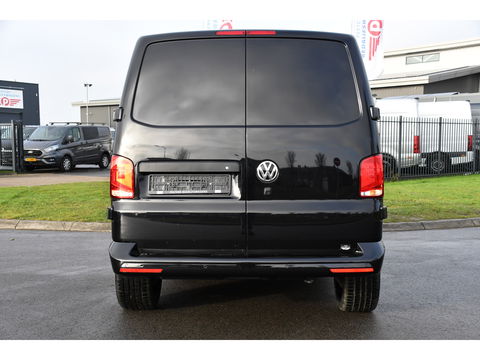 Volkswagen Transporter 2.0 TDI L2H1 Bulli Virtual, Adaptieve Cruise, Carplay, Camera, 150pk, 2 x Schuifdeur, LED, Multimedia, Uniek!