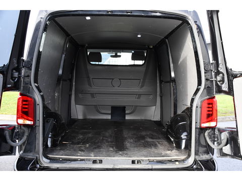 Volkswagen Transporter 2.0 TDI L2H1 Bulli Virtual, Adaptieve Cruise, Carplay, Camera, 150pk, 2 x Schuifdeur, LED, Multimedia, Uniek!