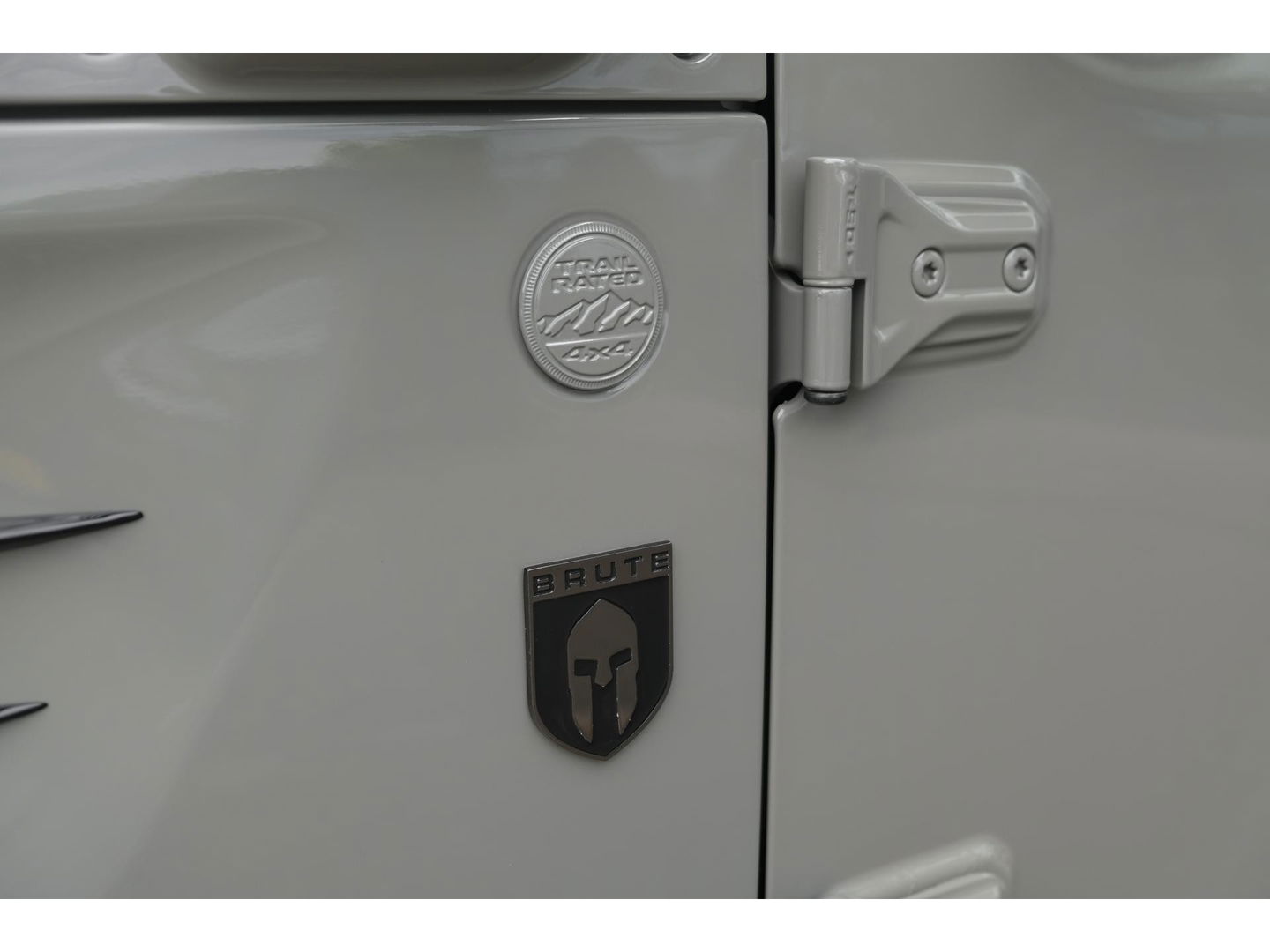 Jeep Wrangler BRUTE Richmond 380pk 4xe Hybrid Diamond leder Navigatie NLauto Stuur+stoelverwarming Clima Cruise 20" LMV CUSTOM!!