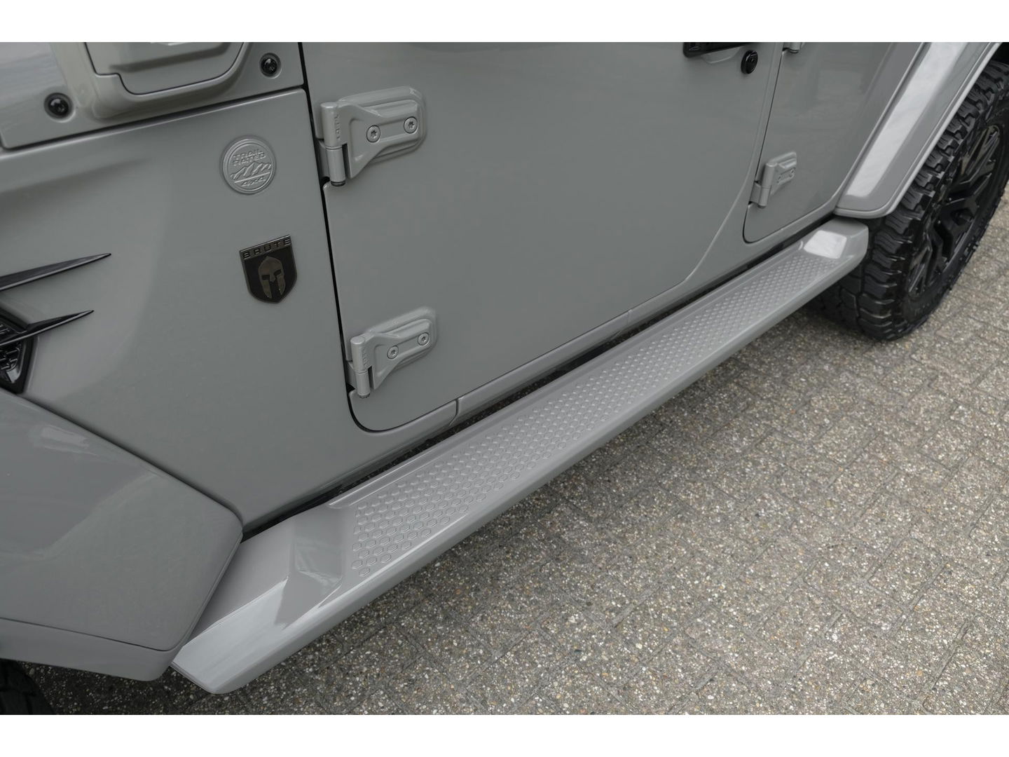 Jeep Wrangler BRUTE Richmond 380pk 4xe Hybrid Diamond leder Navigatie NLauto Stuur+stoelverwarming Clima Cruise 20" LMV CUSTOM!!