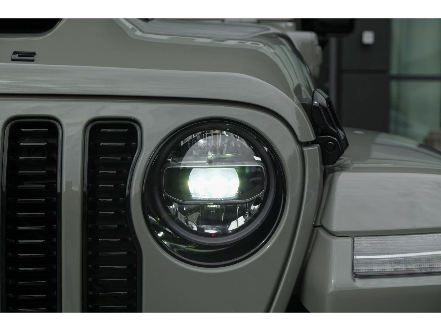 Jeep Wrangler BRUTE Richmond 380pk 4xe Hybrid Diamond leder Navigatie NLauto Stuur+stoelverwarming Clima Cruise 20" LMV CUSTOM!!