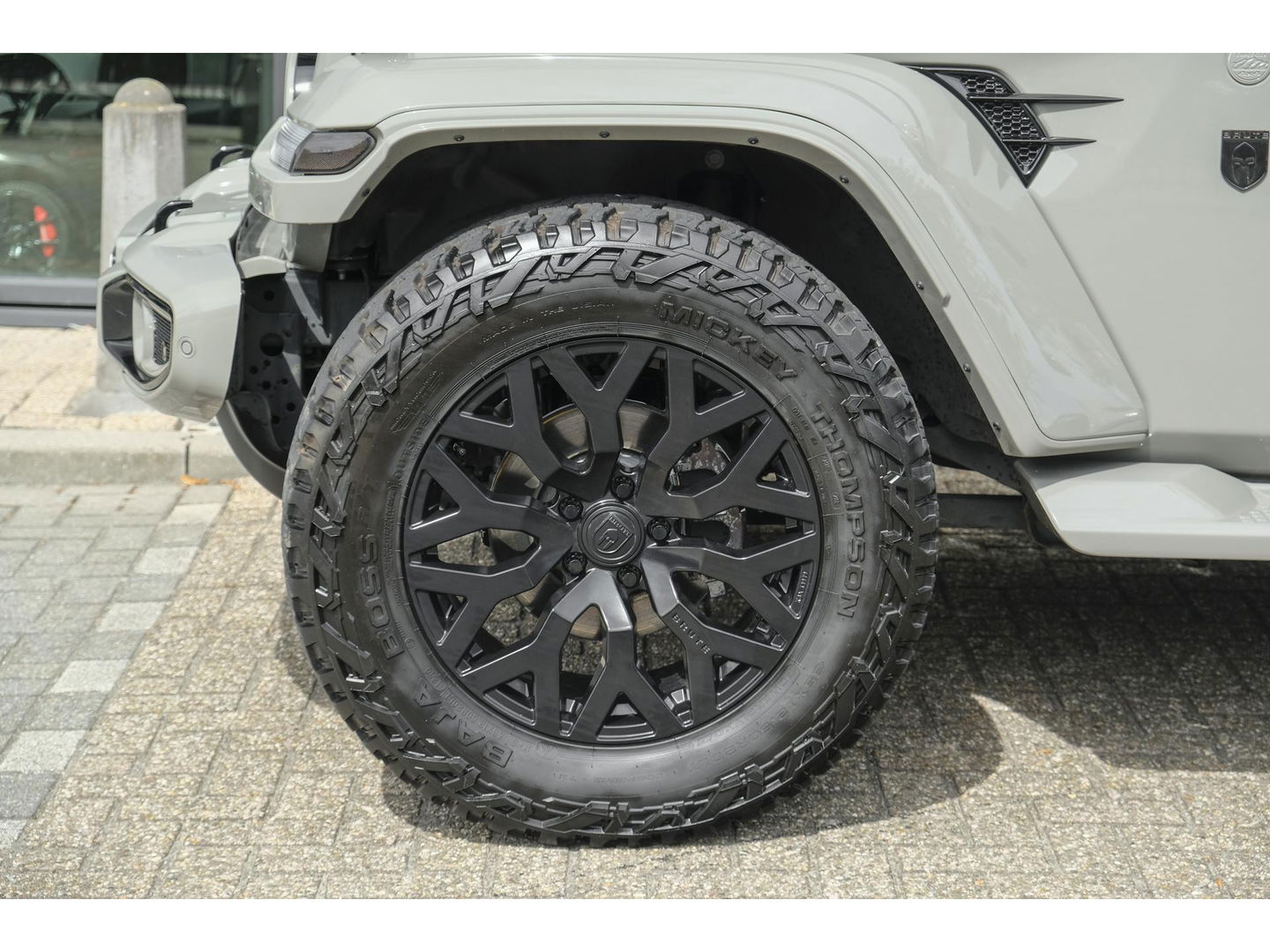 Jeep Wrangler BRUTE Richmond 380pk 4xe Hybrid Diamond leder Navigatie NLauto Stuur+stoelverwarming Clima Cruise 20" LMV CUSTOM!!