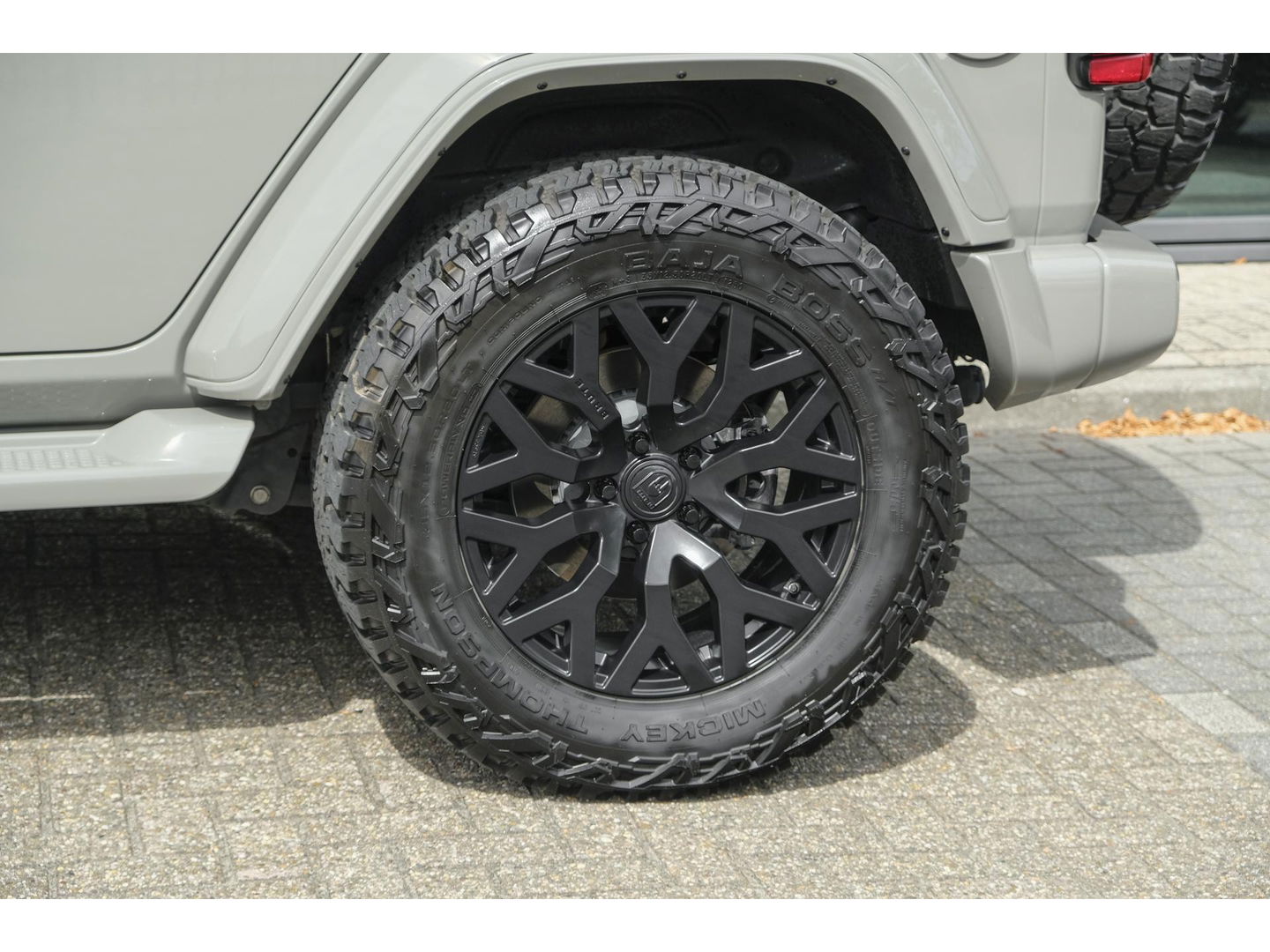 Jeep Wrangler BRUTE Richmond 380pk 4xe Hybrid Diamond leder Navigatie NLauto Stuur+stoelverwarming Clima Cruise 20" LMV CUSTOM!!