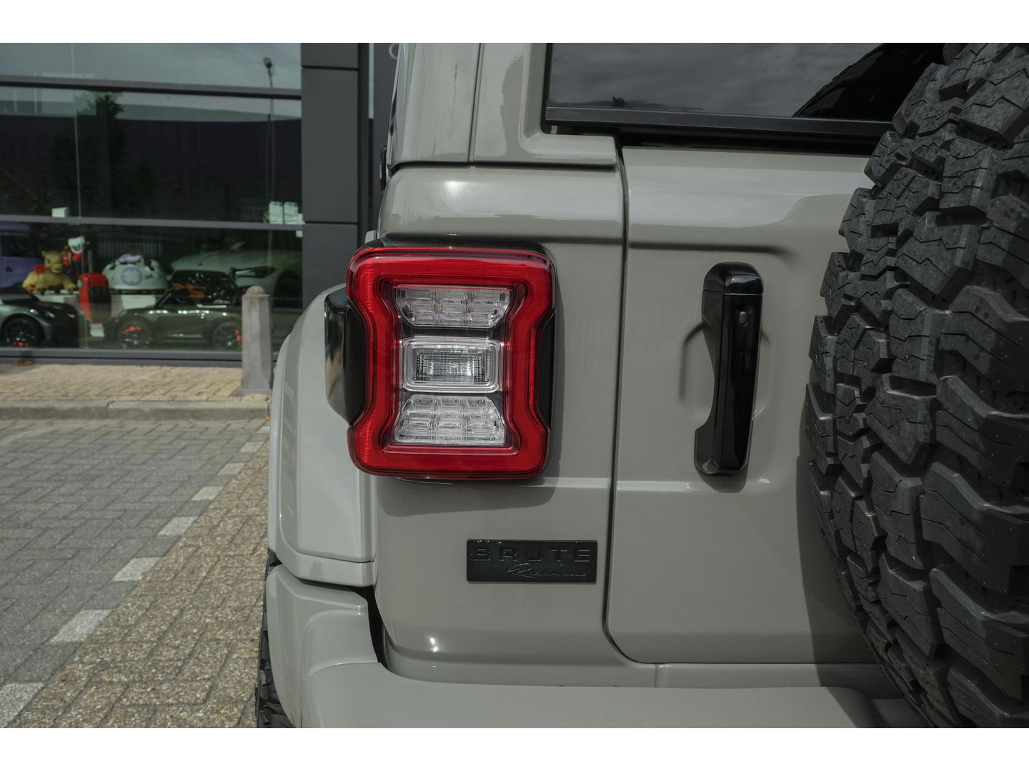 Jeep Wrangler BRUTE Richmond 380pk 4xe Hybrid Diamond leder Navigatie NLauto Stuur+stoelverwarming Clima Cruise 20" LMV CUSTOM!!