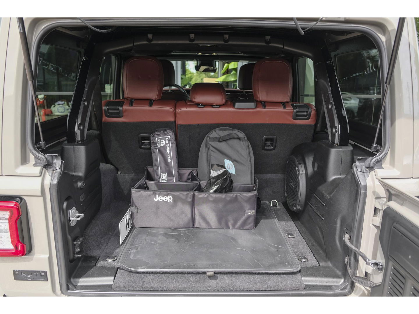 Jeep Wrangler BRUTE Richmond 380pk 4xe Hybrid Diamond leder Navigatie NLauto Stuur+stoelverwarming Clima Cruise 20" LMV CUSTOM!!