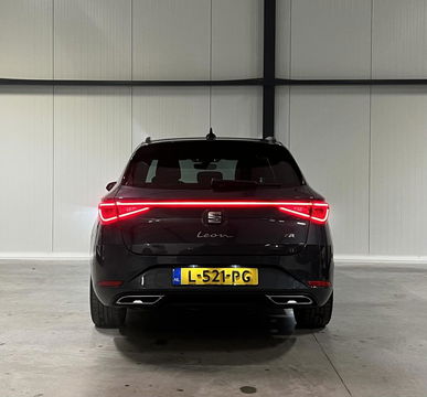 SEAT Leon Sportstourer 1.5 eTSI FR Business Intense Carplay