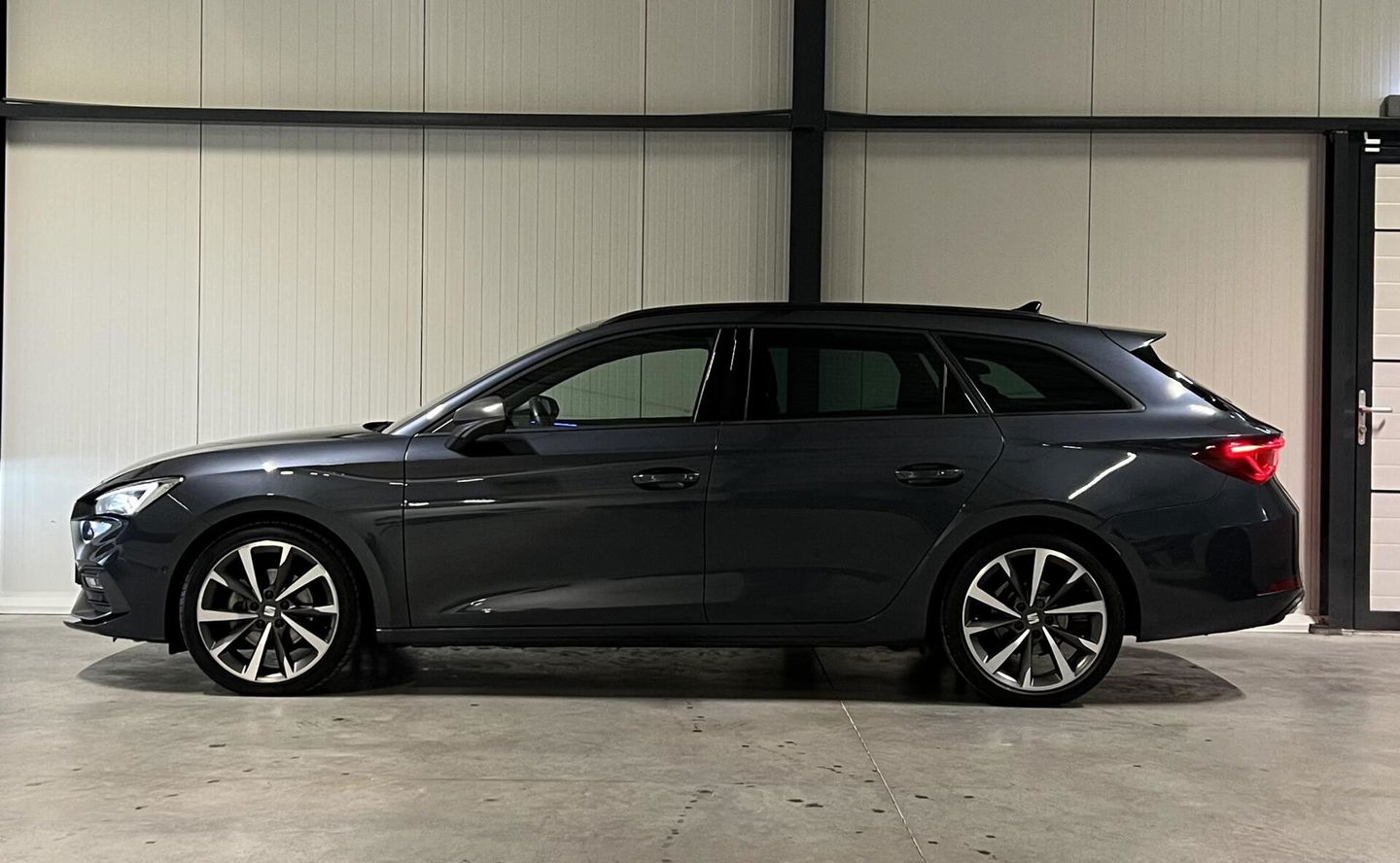 SEAT Leon Sportstourer 1.5 eTSI FR Business Intense Carplay