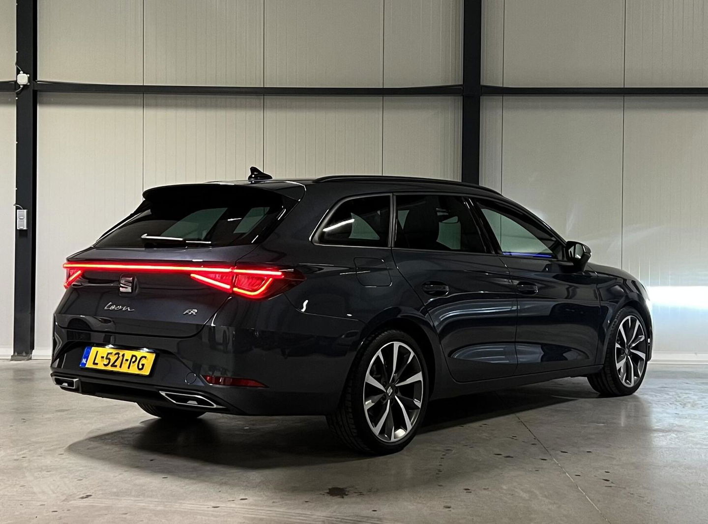 SEAT Leon Sportstourer 1.5 eTSI FR Business Intense Carplay