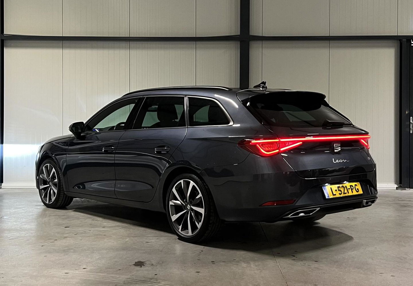 SEAT Leon Sportstourer 1.5 eTSI FR Business Intense Carplay