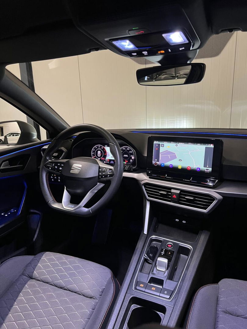 SEAT Leon Sportstourer 1.5 eTSI FR Business Intense Carplay