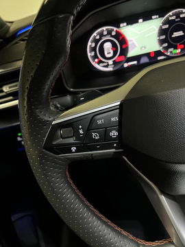 SEAT Leon Sportstourer 1.5 eTSI FR Business Intense Carplay