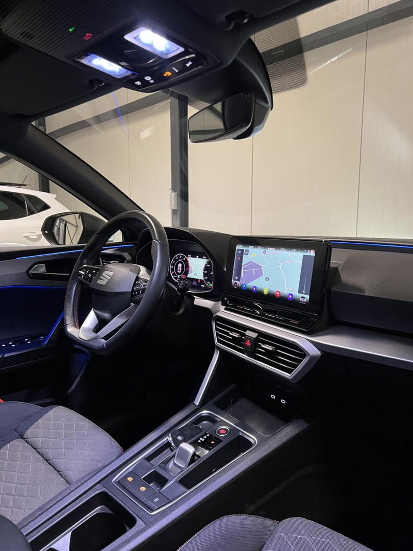 SEAT Leon Sportstourer 1.5 eTSI FR Business Intense Carplay
