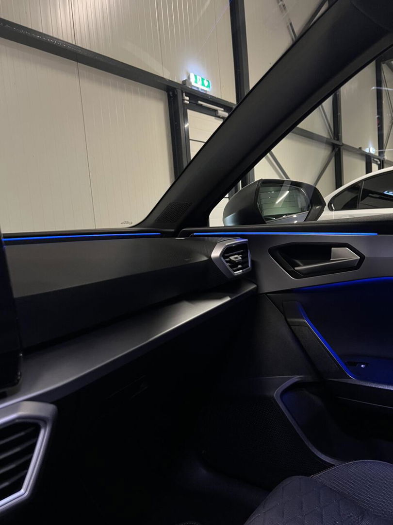 SEAT Leon Sportstourer 1.5 eTSI FR Business Intense Carplay