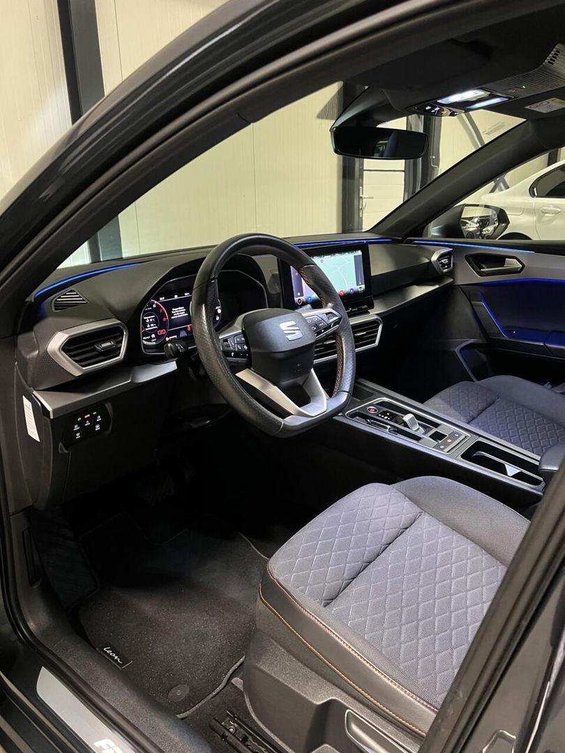 SEAT Leon Sportstourer 1.5 eTSI FR Business Intense Carplay