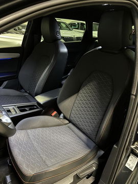 SEAT Leon Sportstourer 1.5 eTSI FR Business Intense Carplay