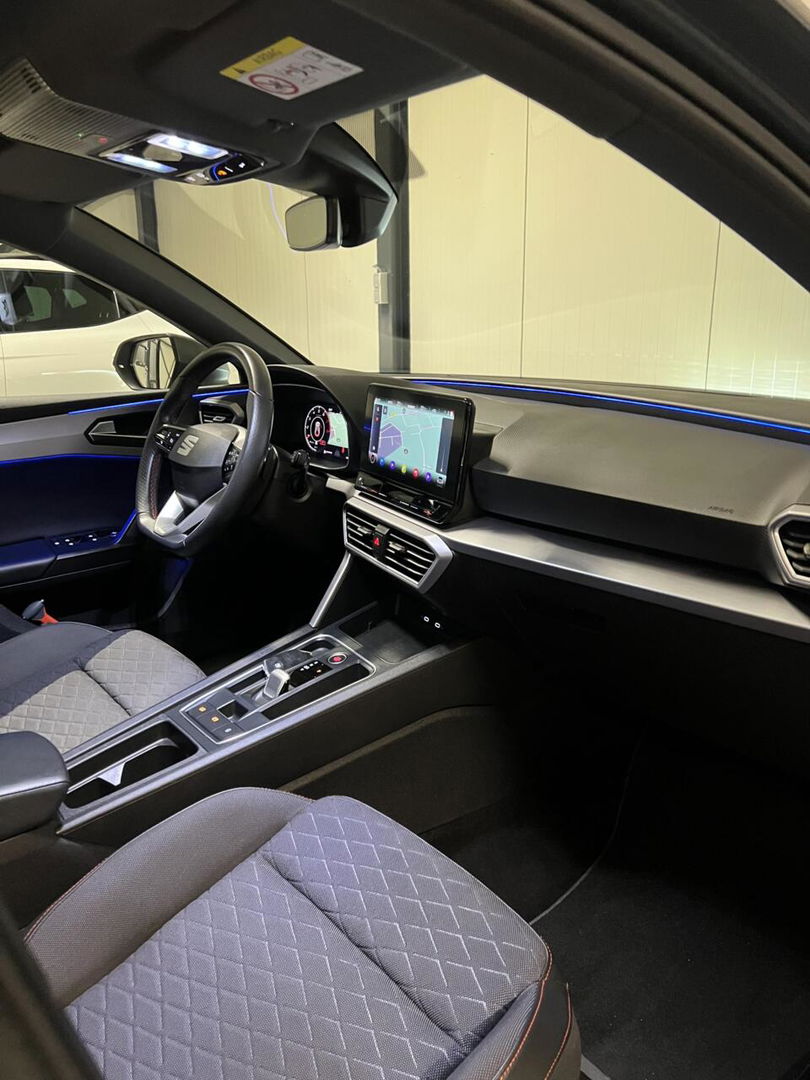 SEAT Leon Sportstourer 1.5 eTSI FR Business Intense Carplay