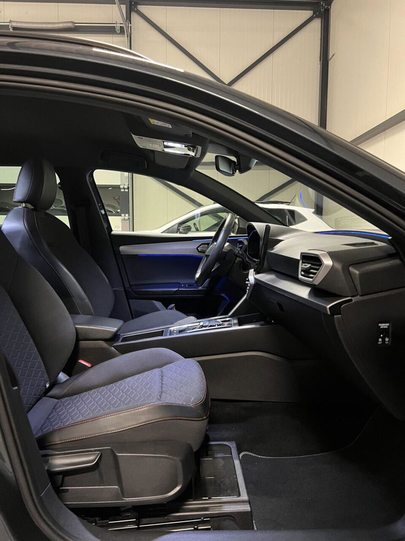 SEAT Leon Sportstourer 1.5 eTSI FR Business Intense Carplay