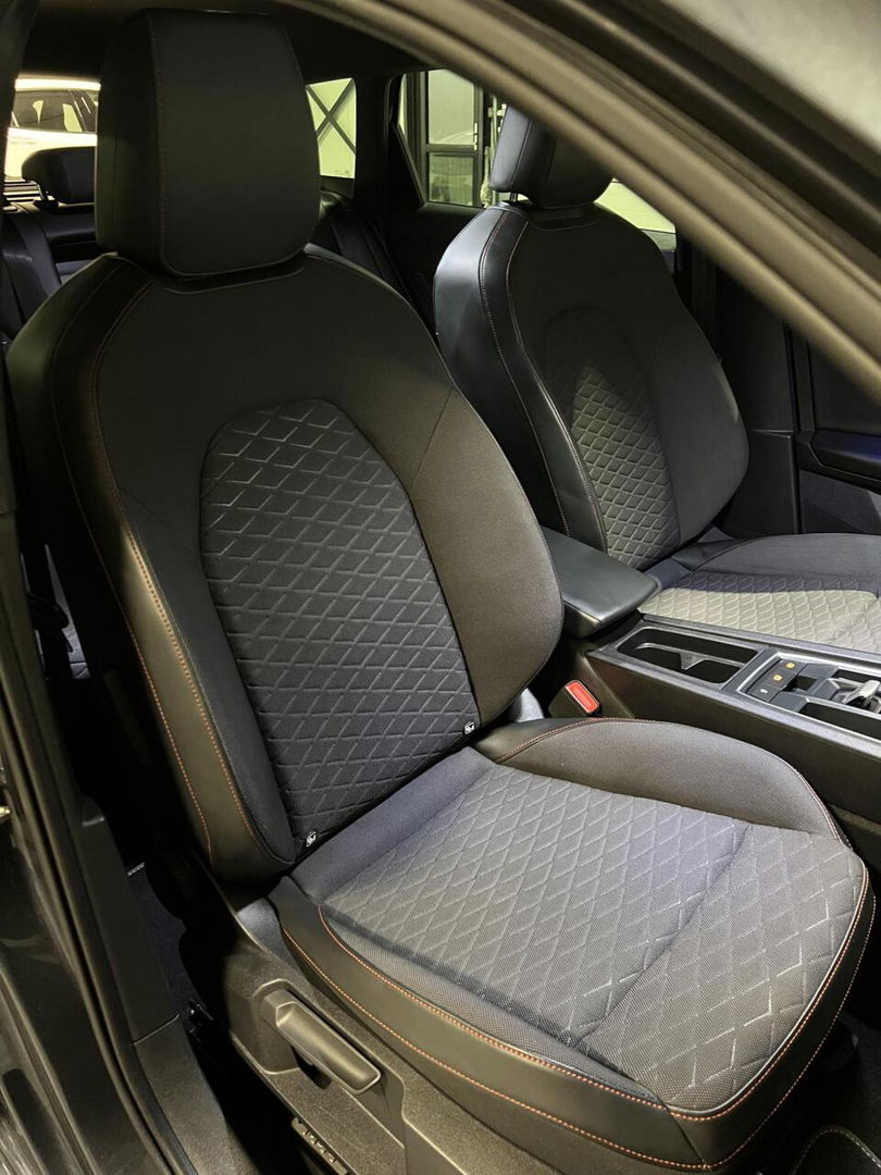 SEAT Leon Sportstourer 1.5 eTSI FR Business Intense Carplay