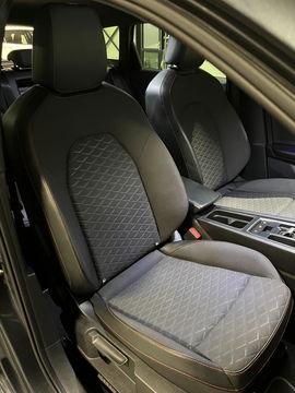 SEAT Leon Sportstourer 1.5 eTSI FR Business Intense Carplay