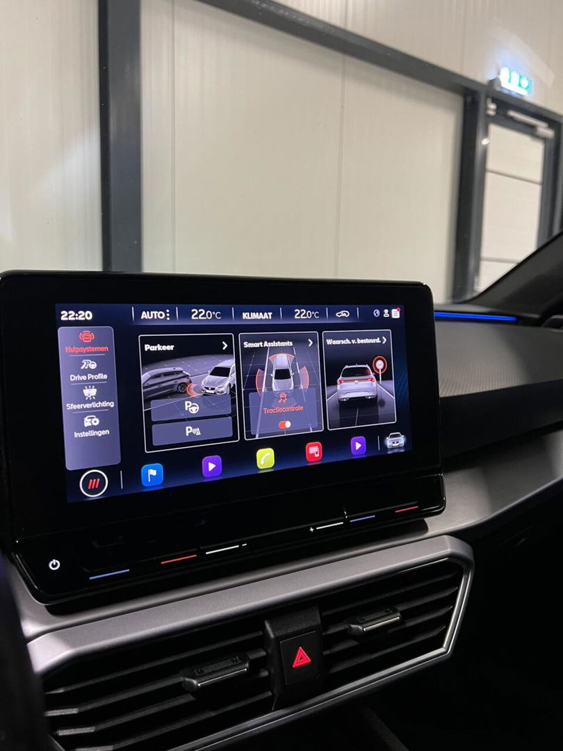 SEAT Leon Sportstourer 1.5 eTSI FR Business Intense Carplay