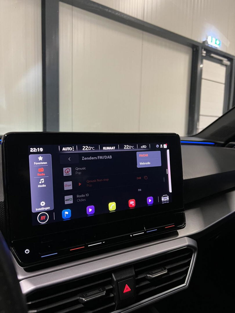 SEAT Leon Sportstourer 1.5 eTSI FR Business Intense Carplay