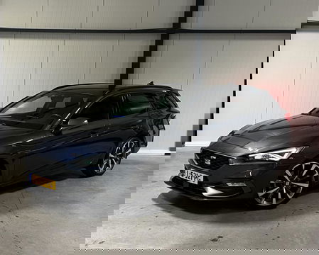 SEAT Leon Sportstourer 1.5 eTSI FR Business Intense Carplay