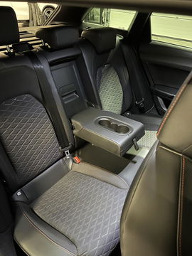 SEAT Leon Sportstourer 1.5 eTSI FR Business Intense Carplay