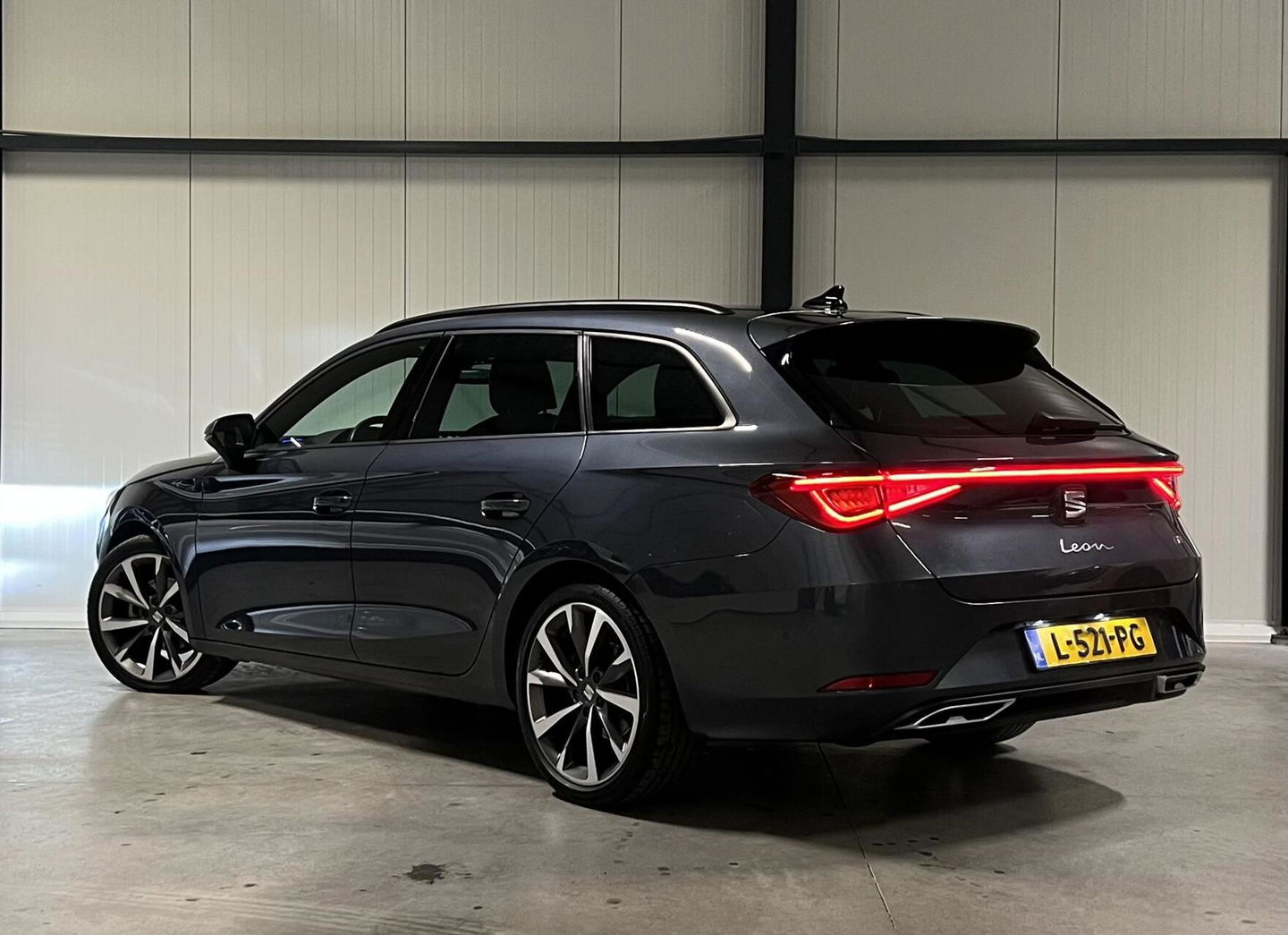 SEAT Leon Sportstourer 1.5 eTSI FR Business Intense Carplay