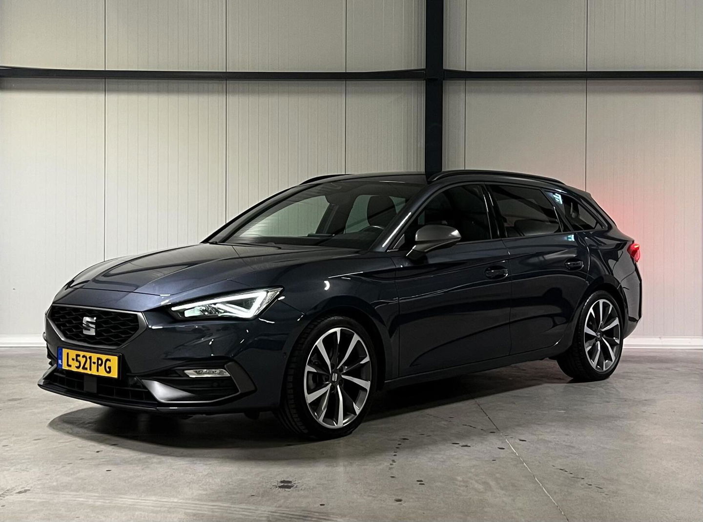 SEAT Leon Sportstourer 1.5 eTSI FR Business Intense Carplay