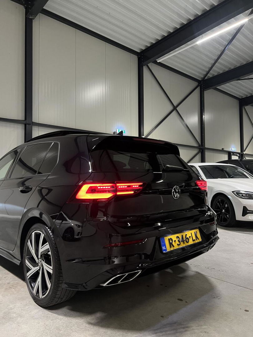 Volkswagen Golf 1.5 eTSI R-Line Pano Carplay Sfeer IQ Light