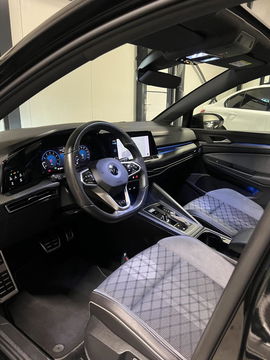 Volkswagen Golf 1.5 eTSI R-Line Pano Carplay Sfeer IQ Light