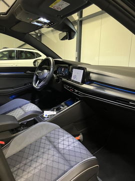 Volkswagen Golf 1.5 eTSI R-Line Pano Carplay Sfeer IQ Light