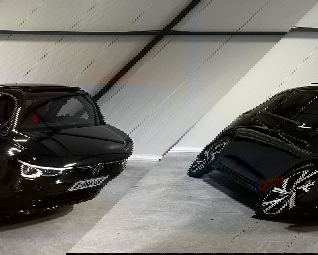 Volkswagen Golf 1.5 eTSI R-Line Pano Carplay Sfeer IQ Light