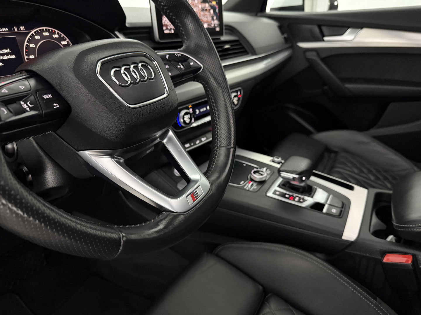Audi Q5 55 TFSI e Quattro S-line Black Optic | Pano | LED-Matrix | Virtual | Carplay | Trekh. | Luchtvering | Keyless | Stoelverw. | Schakelflippers
