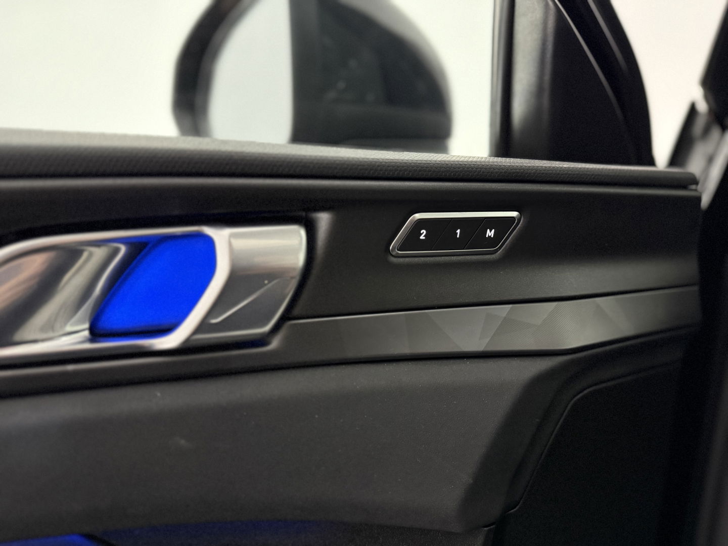 Lynk Co 01 1.5 Black Edition | SOH 98% | Pano | Memory | Adap. Cruise | Sfeerverl. | 360° | Virtual | Carplay | Keyless | NAP