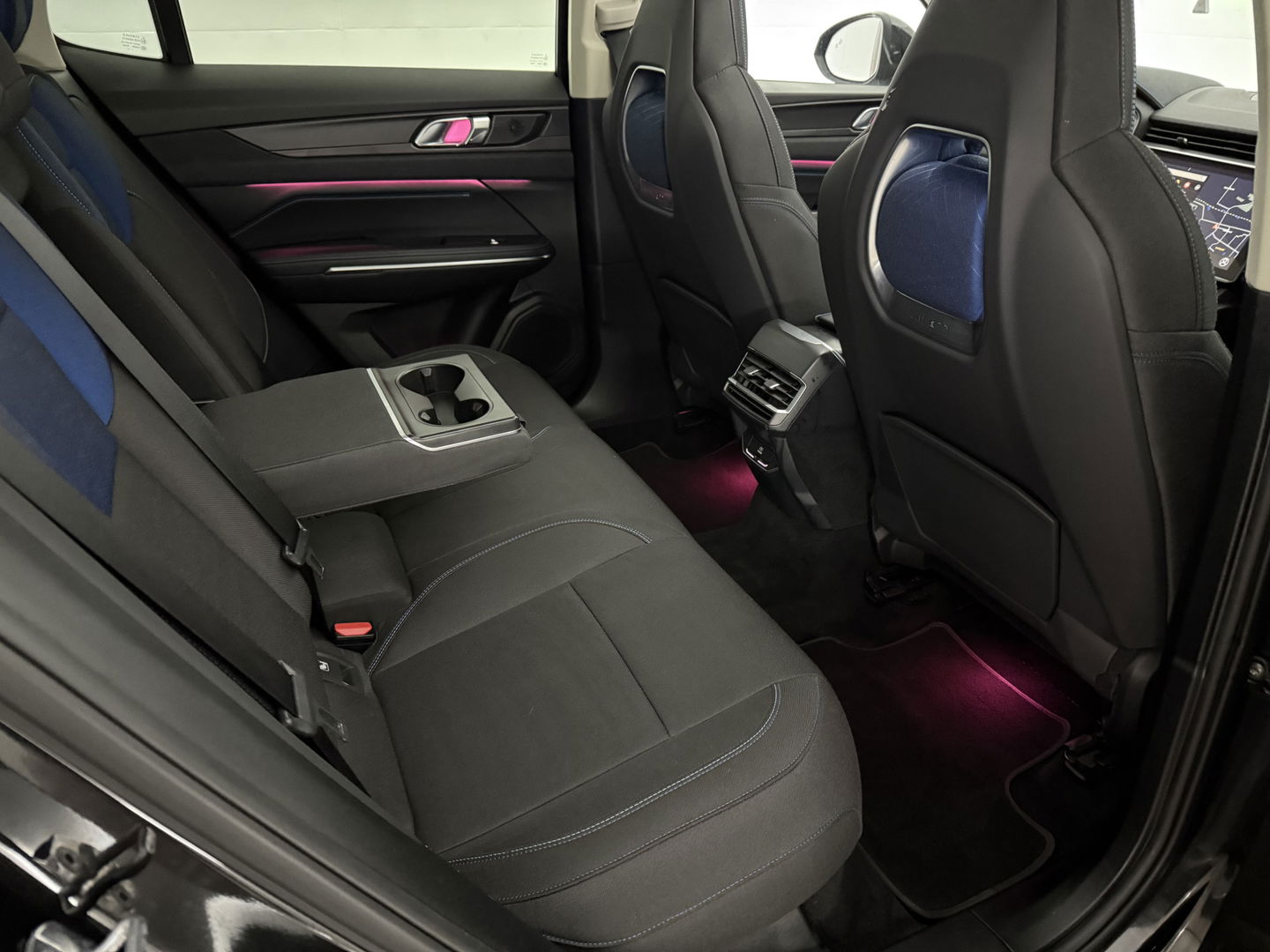 Lynk Co 01 1.5 Black Edition | SOH 98% | Pano | Memory | Adap. Cruise | Sfeerverl. | 360° | Virtual | Carplay | Keyless | NAP