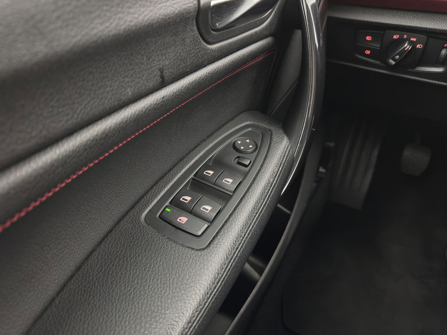 BMW 1-serie 116d EDE Corporate Lease Executive *BI-XENON | LEATHER-SPORTSEATS | CRUISE | ECC | PDC | 16'' ALU*