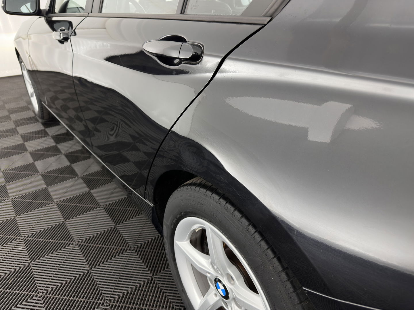 BMW 1-serie 116d EDE Corporate Lease Executive *BI-XENON | LEATHER-SPORTSEATS | CRUISE | ECC | PDC | 16'' ALU*