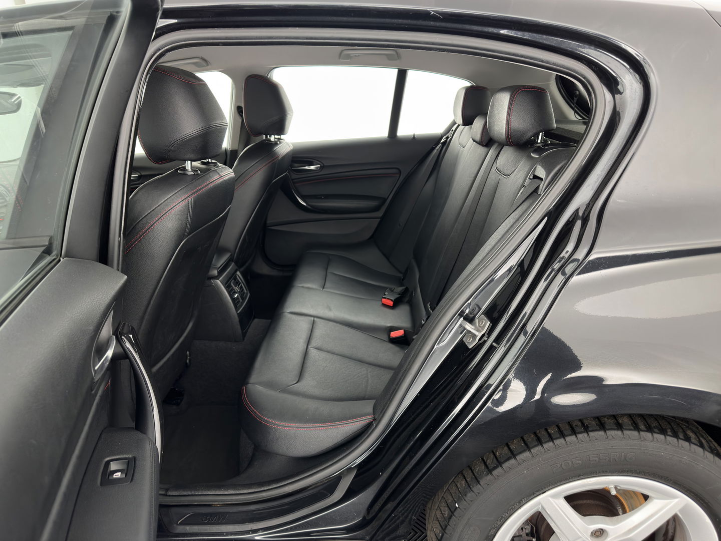 BMW 1-serie 116d EDE Corporate Lease Executive *BI-XENON | LEATHER-SPORTSEATS | CRUISE | ECC | PDC | 16'' ALU*